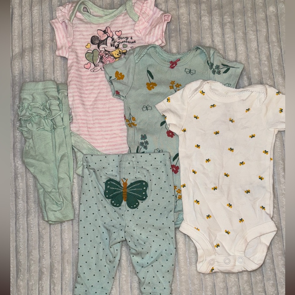 Newborn bundle outfit set, girl, onesie, short sleeve. Disney